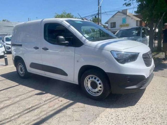 OPEL COMBO 2023