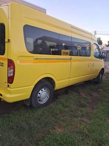 Vendo Furgon escolar Maxus