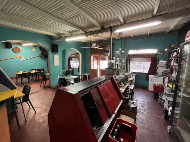 Fuente de Soda 140 m2 útiles, 2.100 m2 terreno