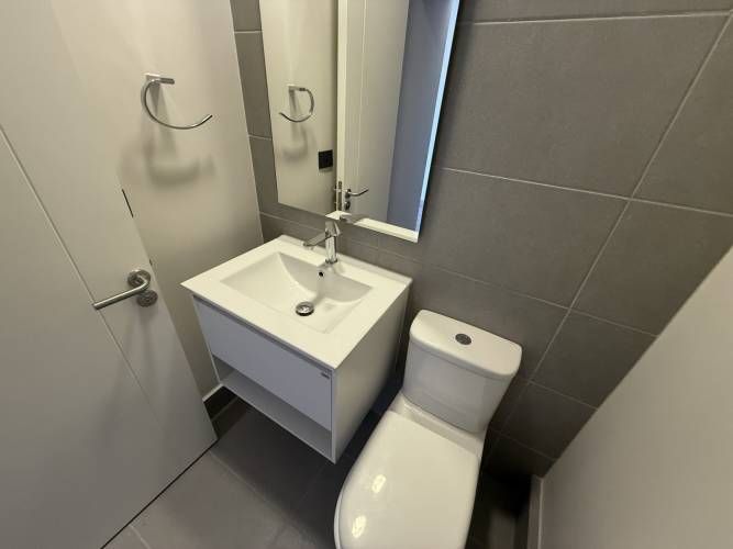 Oficina 31 m2 con estacionamiento y bodega