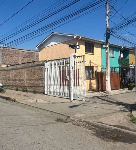 Se Vende Excelente Casa Con Amplios Espacios En Pasaje Cerra