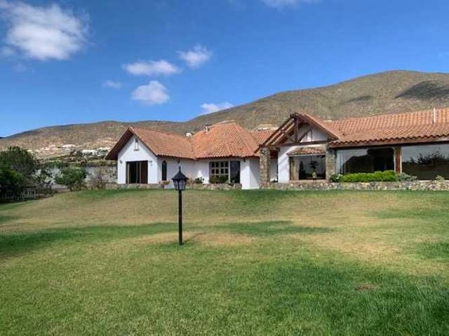 A pasos de colegios y Centros comerciales  (132829)