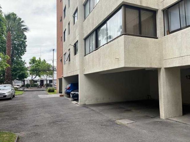 Comodo departamento en venta en Providencia (132886)