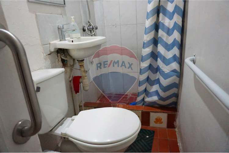 Comoda casa a cuadras del metro la granja