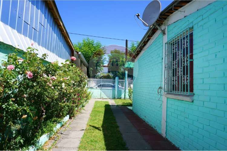 Comoda casa a cuadras del metro la granja