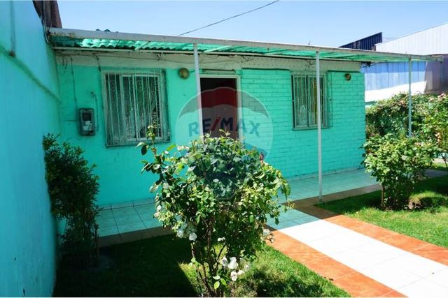 Comoda casa a cuadras del metro la granja