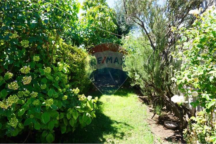 Comoda casa a cuadras del metro la granja