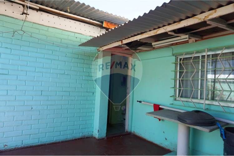 Comoda casa a cuadras del metro la granja