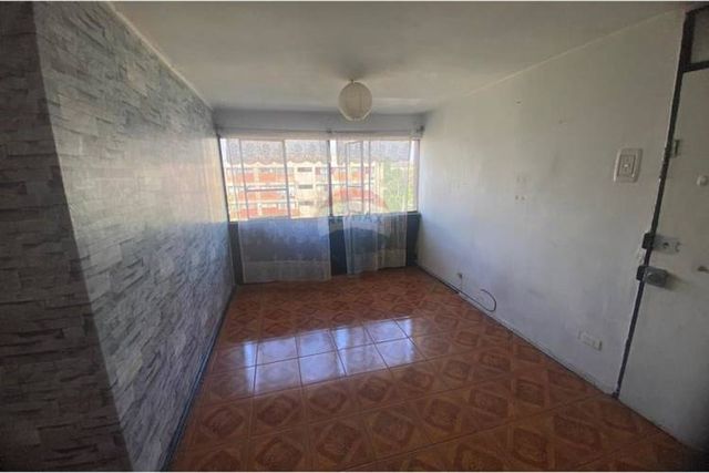 Amplio dpto. cercano al metro las mercedes