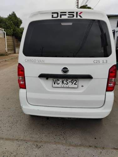 Se vende furgón con poco uso