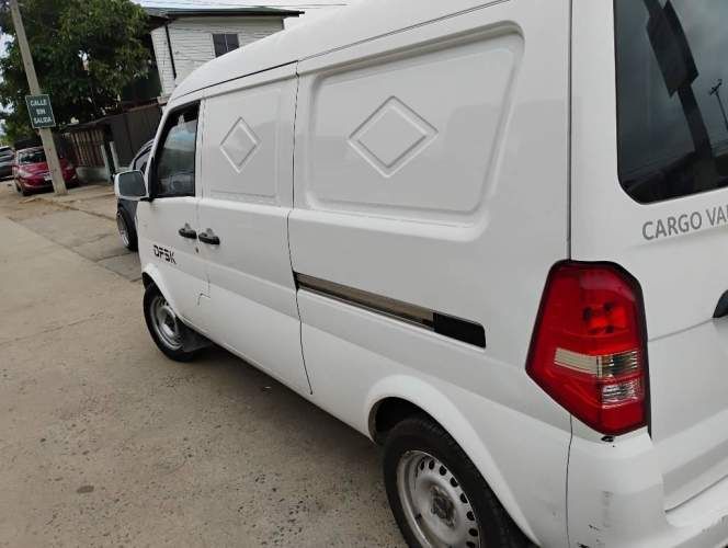 Se vende furgón con poco uso