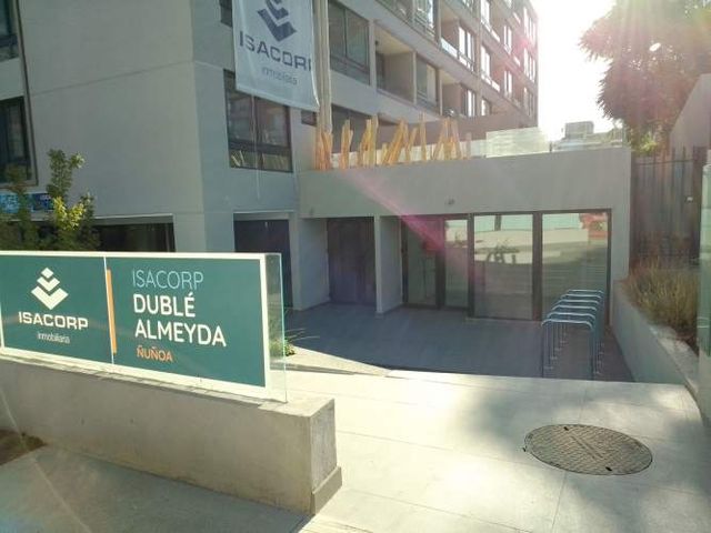 ¡Local N°2 en Duble Almeyda a pasos de Metro Ñuñoa!