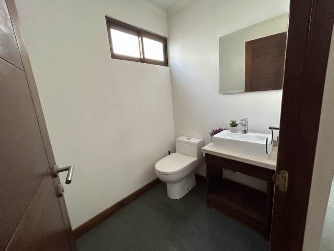 Se vende o arrienda casa en Las brisas de Chicureo