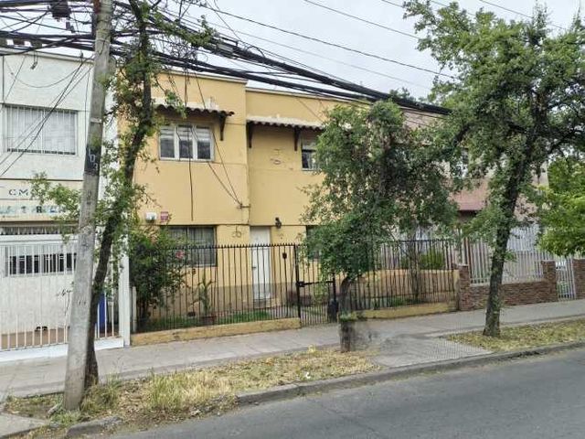 OPORTUNIDAD CASA EN BUEN BARRIO DE INDEPENDENCIA