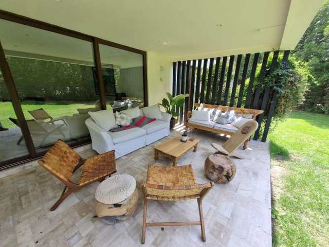 Linda casa Mediterránea en Condominio familiar