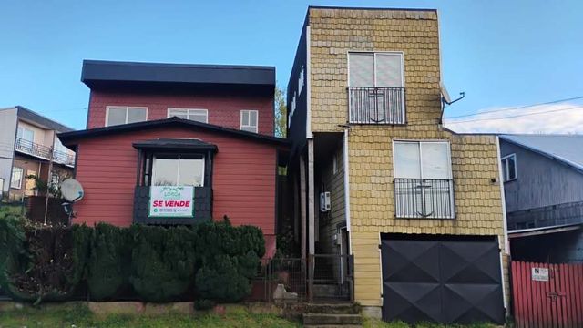 Se vende hermosa casa con dos departamentos en Ancud