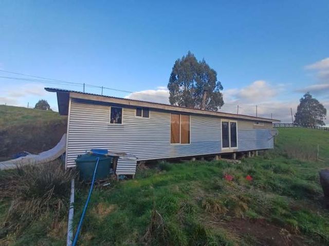 Se vende parcela de 1 hectarea con casa en Chiloé