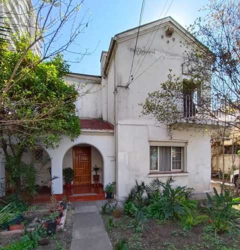 CASA AISLADA 2 PISOS (5D-3B) – CARMEN COVARRUBIAS, ÑUÑOA