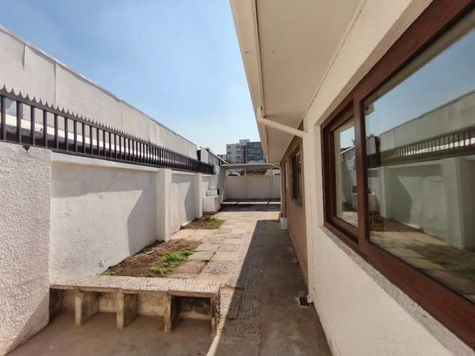 EXCELENTE PROPIEDAD REMODELADA CON 2 CASAS (4D-3B) – MANUEL ANTONIO MAIRA, PROVIDENCIA