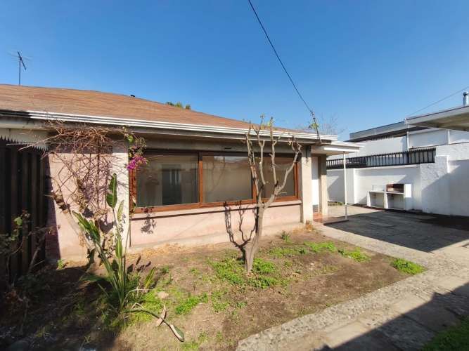 EXCELENTE PROPIEDAD REMODELADA CON 2 CASAS (4D-3B) – MANUEL ANTONIO MAIRA, PROVIDENCIA