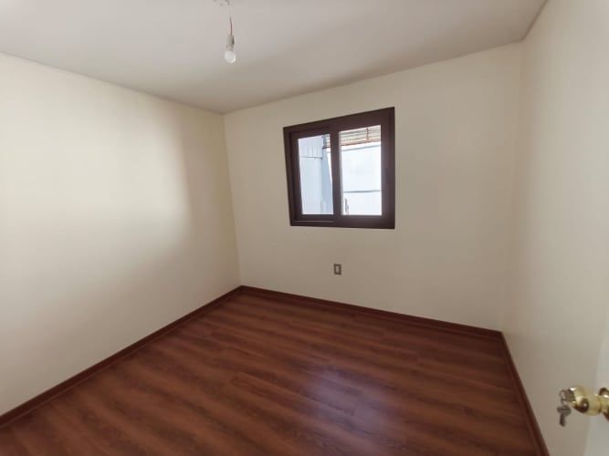 EXCELENTE PROPIEDAD REMODELADA CON 2 CASAS (4D-3B) – MANUEL ANTONIO MAIRA, PROVIDENCIA