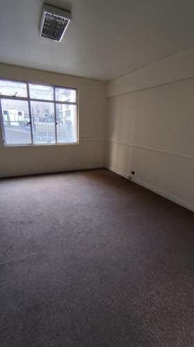 OFICINA / IMPECABLE / METRO U. DE CHILE