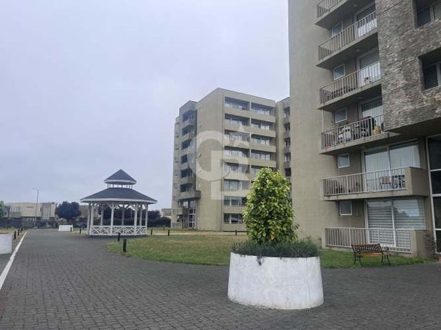 Departamento Amplio en Condominio Seguro y Bien Equipado.