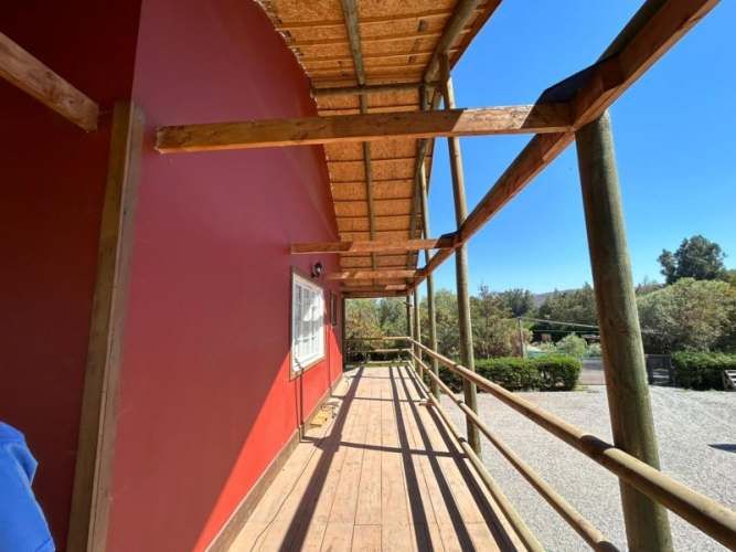 Se vende 1 parcela con casa y casa cuidador en el Monte