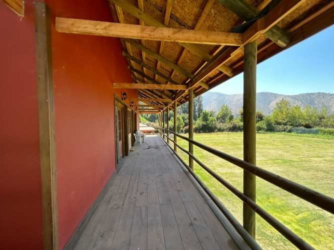 Se vende 1 parcela con casa y casa cuidador en el Monte