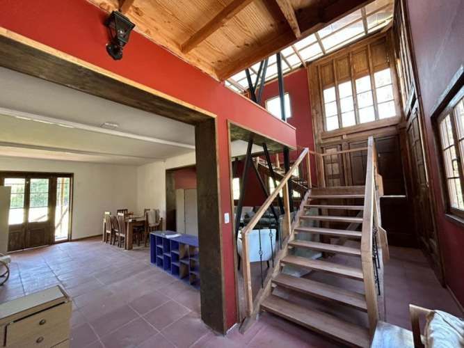 Se vende 1 parcela con casa y casa cuidador en el Monte