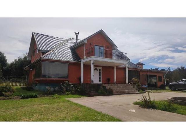 PICHIQUILLAIPE CASA 360 M2 EN PARCELA DE 6840 M2 PUERTO MONTT