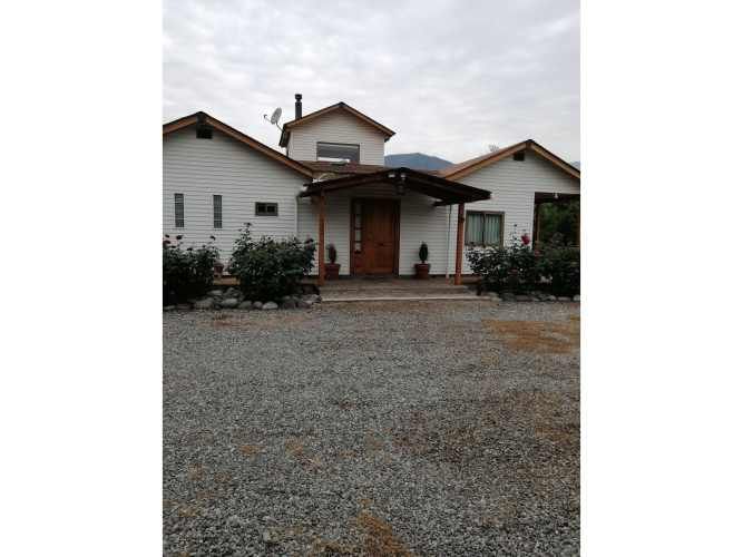 VENTA DE PARCELA CON CASA, DEPARTAMENTO, QUINCHO, JARDINES Y QUINTA FRUTAL EN CHADA, PAINE.