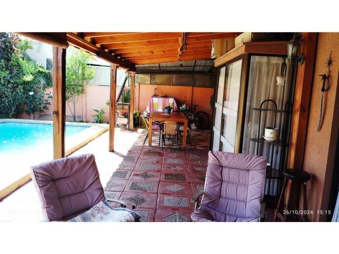 Linda, amplia y acogedora casa en Condominio El Hualle / Rojas Magallanes, La Florida