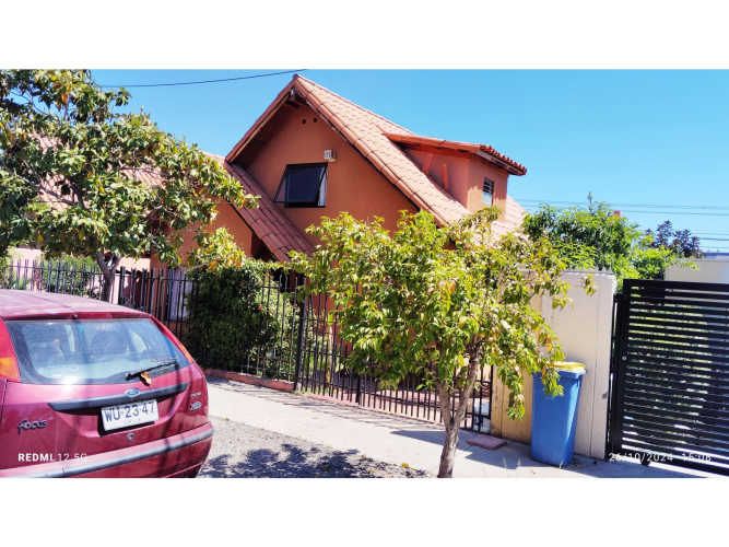 Linda, amplia y acogedora casa en Condominio El Hualle / Rojas Magallanes, La Florida