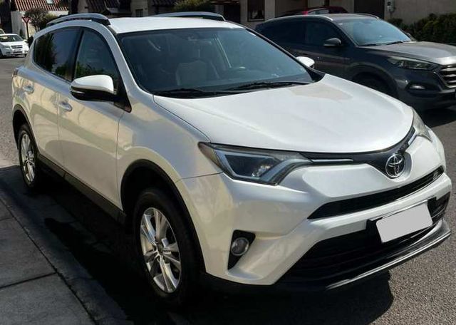 Por renovación vendo Rav4 Lujo 2016