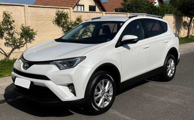 Por renovación vendo Rav4 Lujo 2016