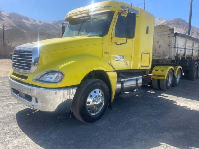 TRACTO CAMION FREIGHTLINER MODELO CL120