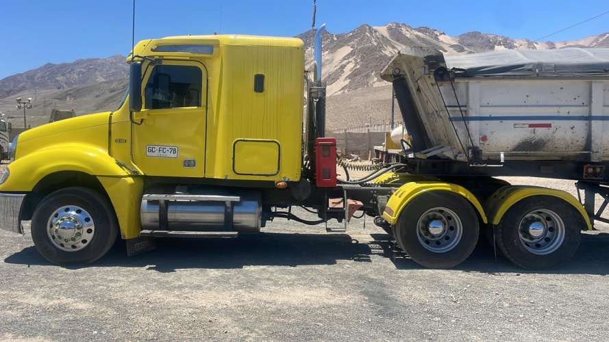 TRACTO CAMION FREIGHTLINER MODELO CL120