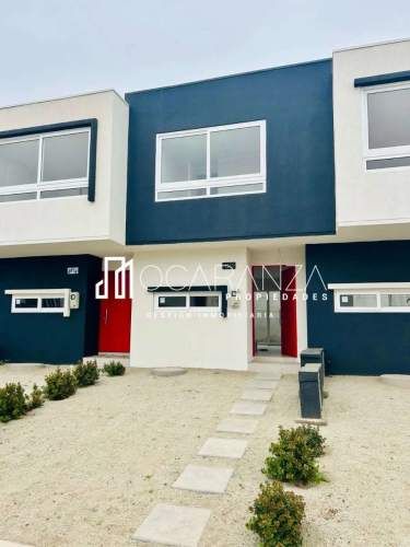 Se arrienda casa 2 Dorm 1 Baño Semi Amoblada Ggcc Incluidos