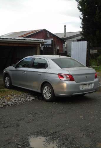 Se vende auto Peugeot 301 año 2017