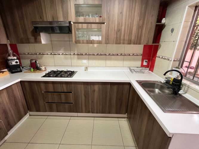 Cómoda Casa 4D 2B 2E 1B - OPORTUNIDAD! (132954)