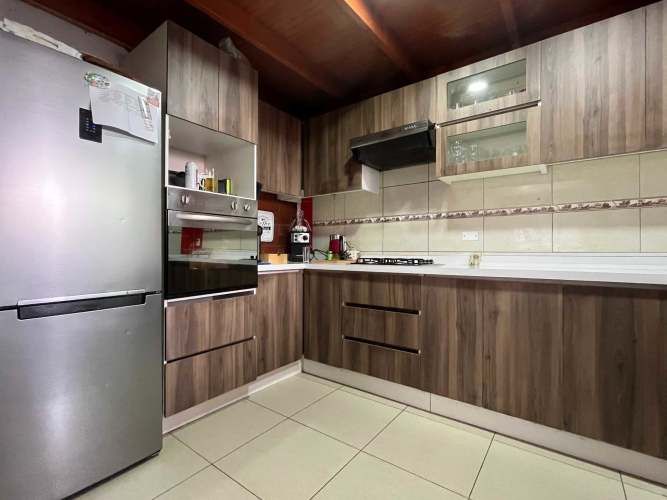 Cómoda Casa 4D 2B 2E 1B - OPORTUNIDAD! (132954)