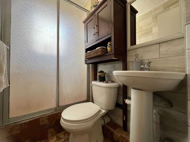 Cómoda Casa 4D 2B 2E 1B - OPORTUNIDAD! (132954)