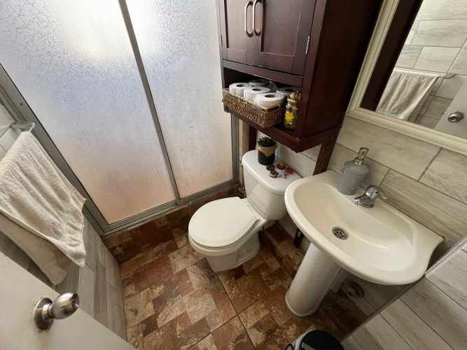 Cómoda Casa 4D 2B 2E 1B - OPORTUNIDAD! (132954)