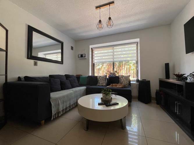 Cómoda Casa 4D 2B 2E 1B - OPORTUNIDAD! (132954)