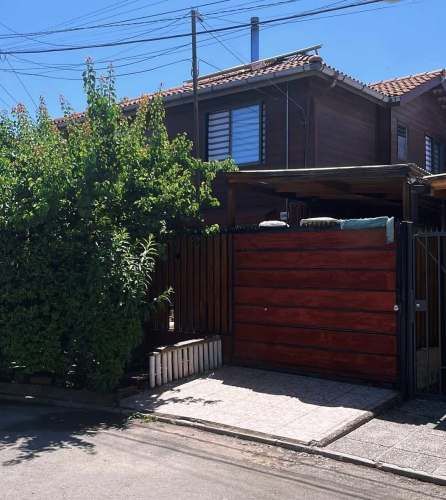 Cómoda Casa 4D 2B 2E 1B - OPORTUNIDAD! (132954)