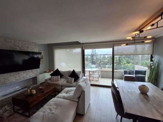 AMPLIO DEPARTAMENTO DE 3 PISOS.