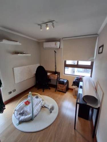 AMPLIO DEPARTAMENTO DE 3 PISOS.