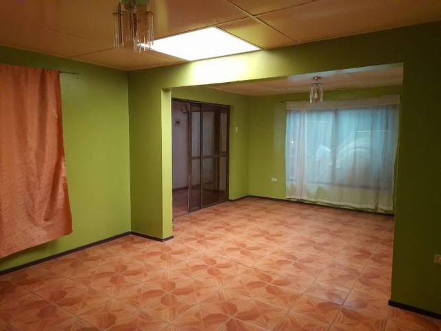 Venta de botillería más casa