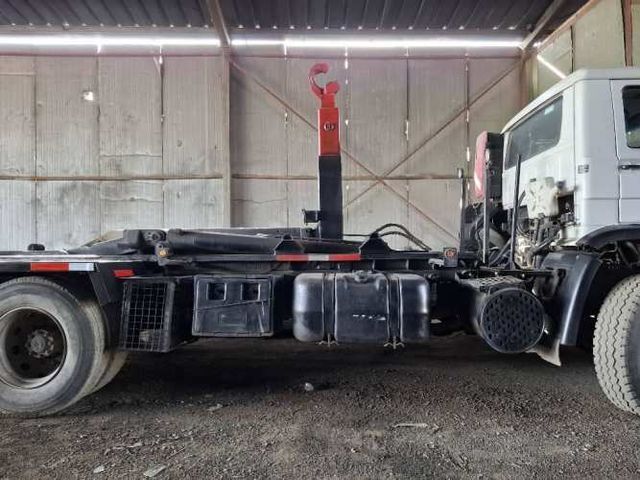 Volkswagen Worker 31-260e + Hookloader para 20 toneladas